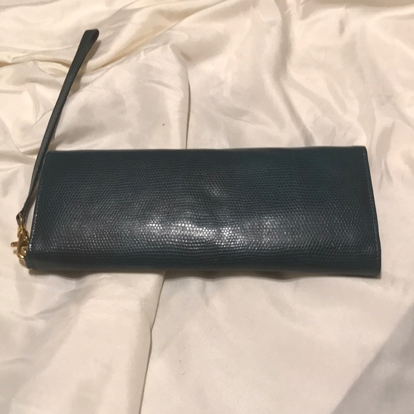 Clutch - Picture 2 of 8